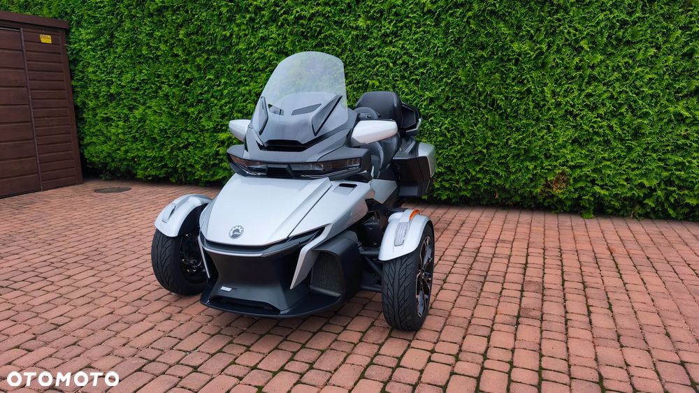 Can-Am Spyder - 1