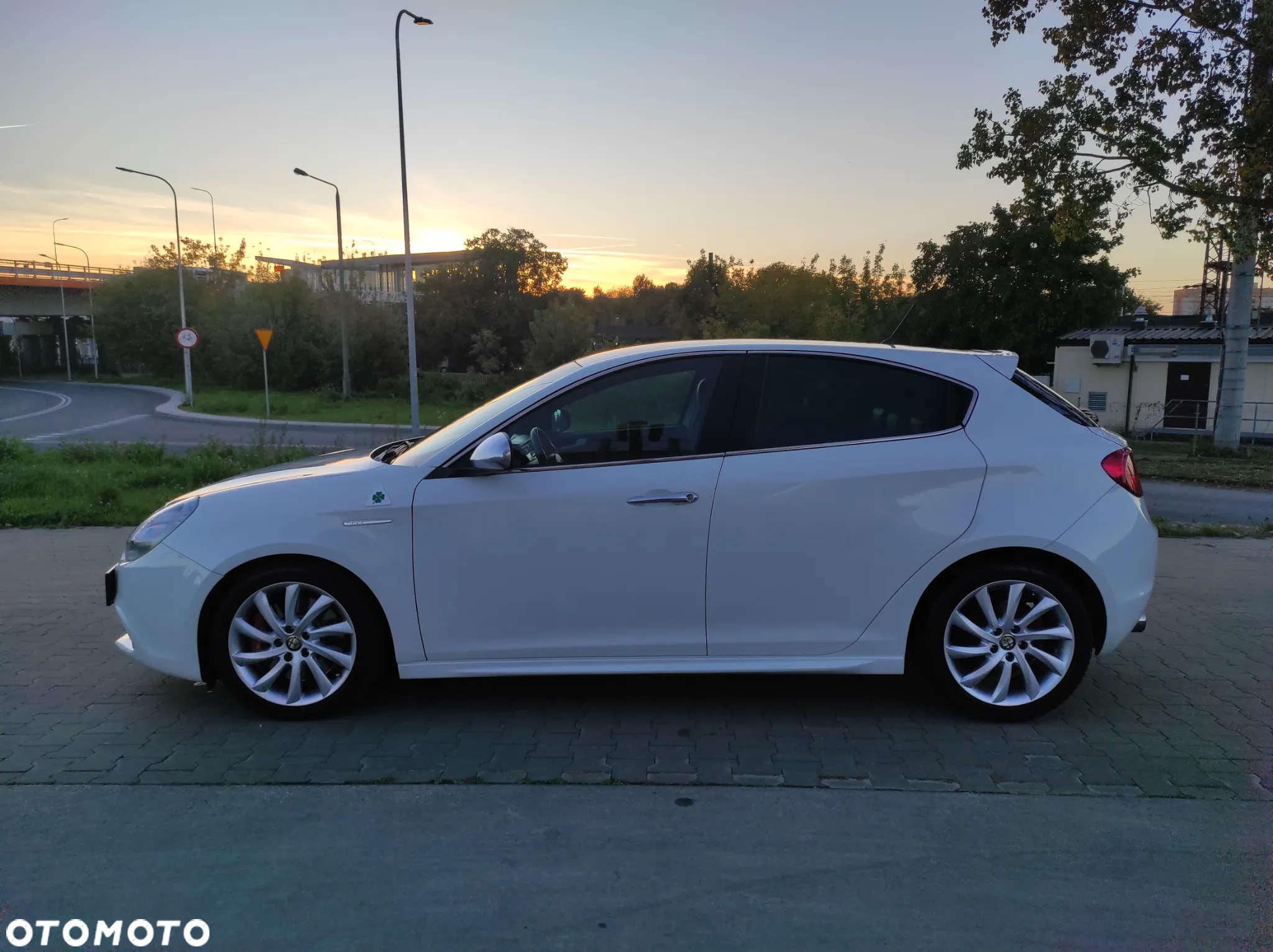 Alfa Romeo Giulietta 1750 TBi Quadrifoglio Verde - 6