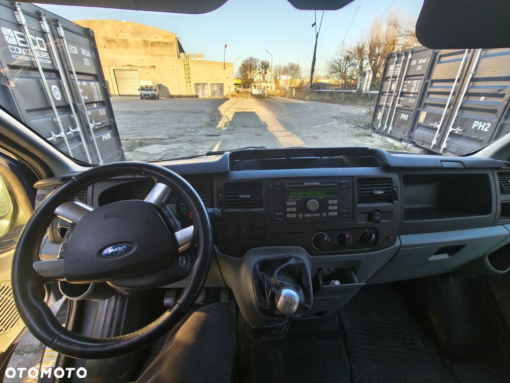 Ford Fransit - 9