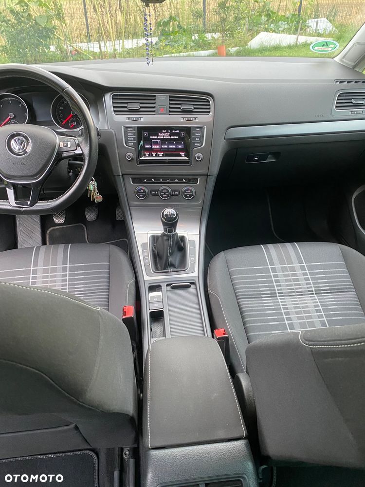 Volkswagen Golf 1.6 TDI BMT Comfortline - 11