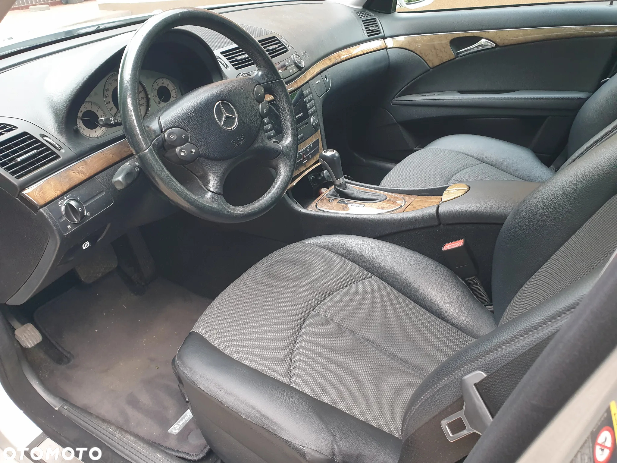 Mercedes-Benz Klasa E - 2