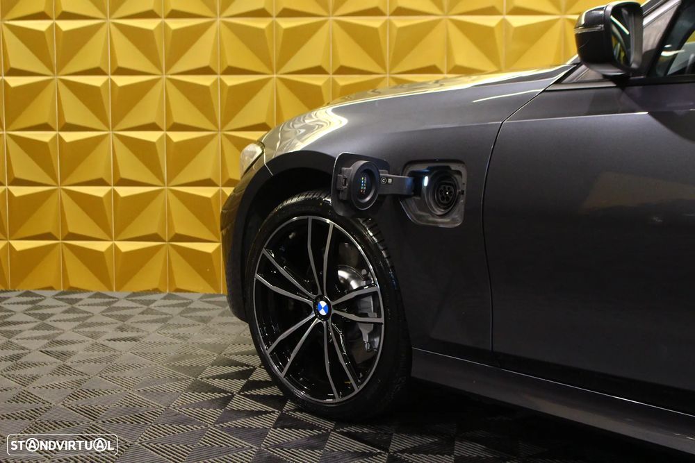 BMW 330 e Line Sport Auto - 18