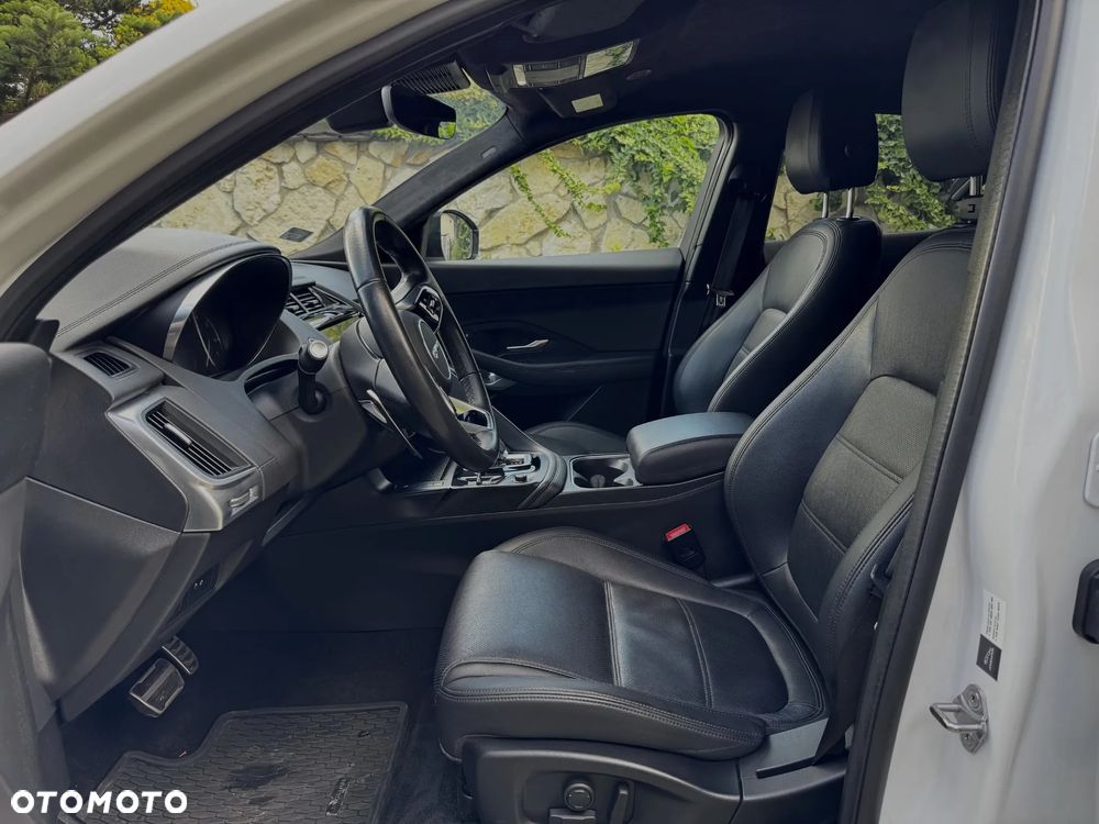 Jaguar E-Pace 2.0 P200 mHEV AWD - 17