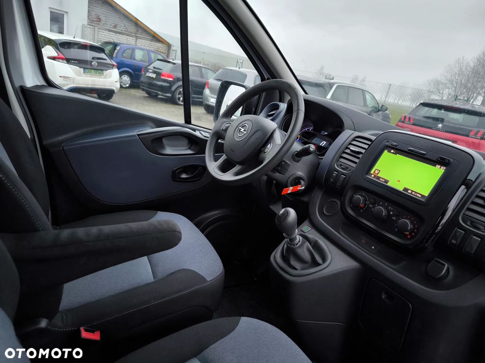 Opel Vivaro - 11