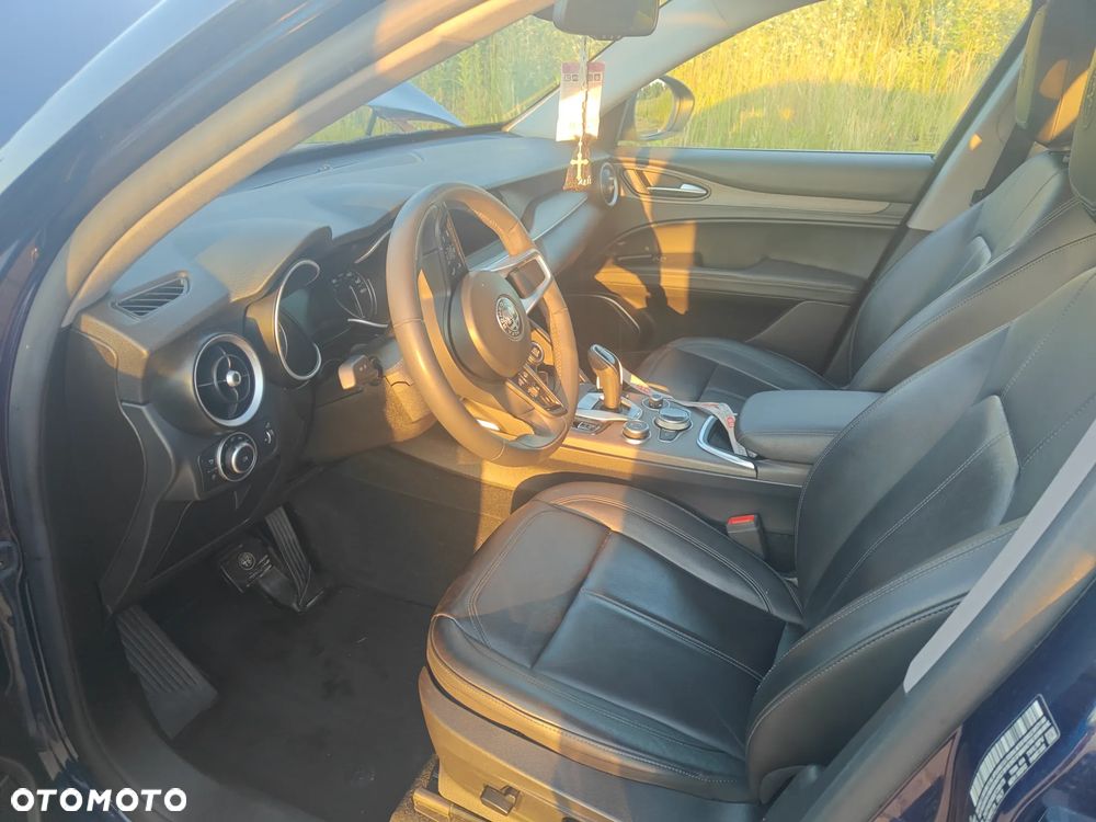 Alfa Romeo Stelvio 2.0 Turbo 16V AT8-Q4 Ti - 17