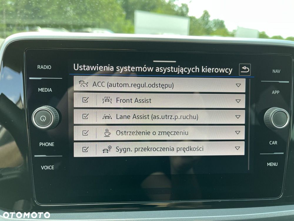 Volkswagen T-Roc - 29