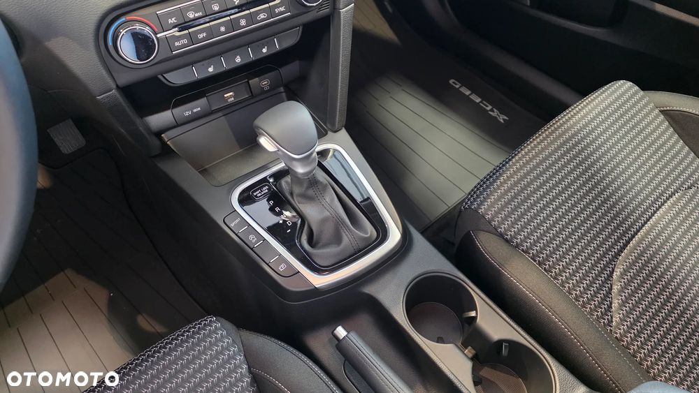 Kia XCeed 1.6 T-GDI M DCT - 11