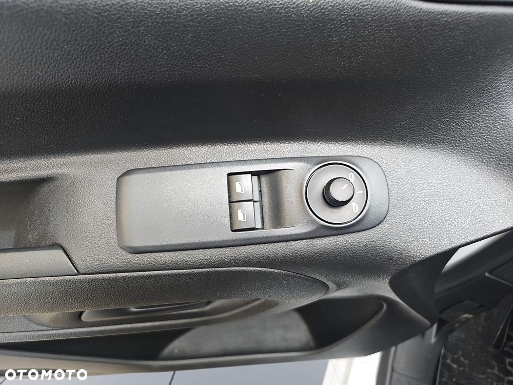Opel Combo 1.5 DT Edition 102KM - 16