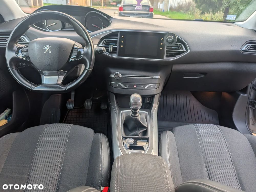 Peugeot 308 1.5 BlueHDi Allure S&S - 8