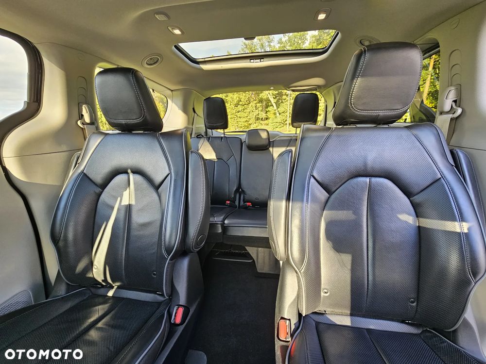 Chrysler Pacifica - 14