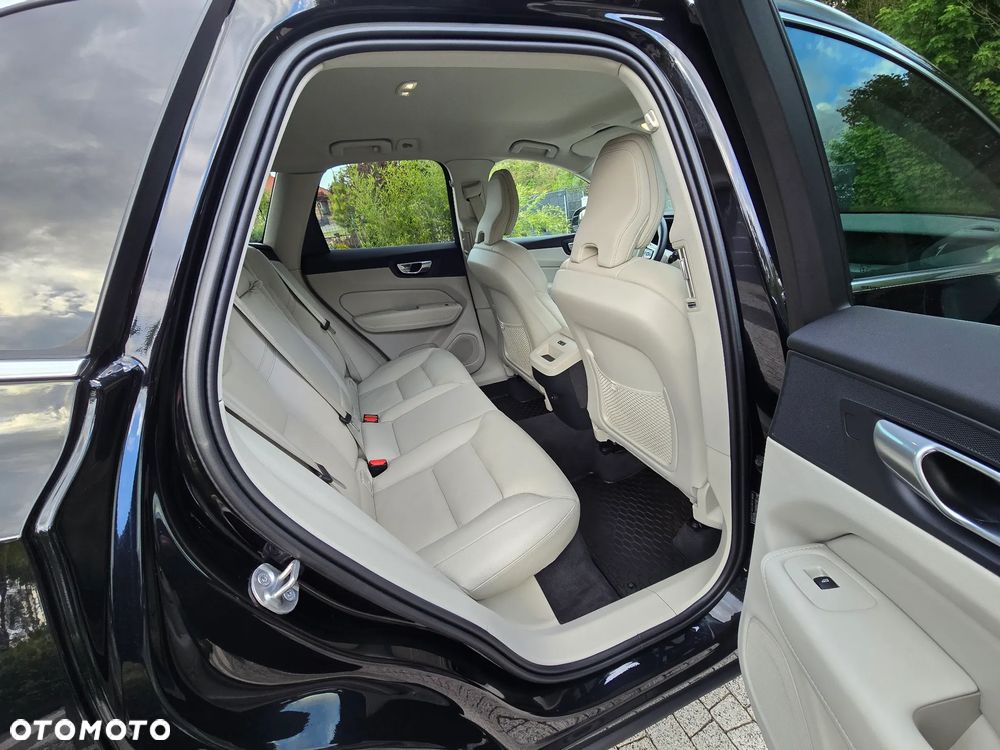 Volvo XC 60 B4 D AWD Plus Bright - 13