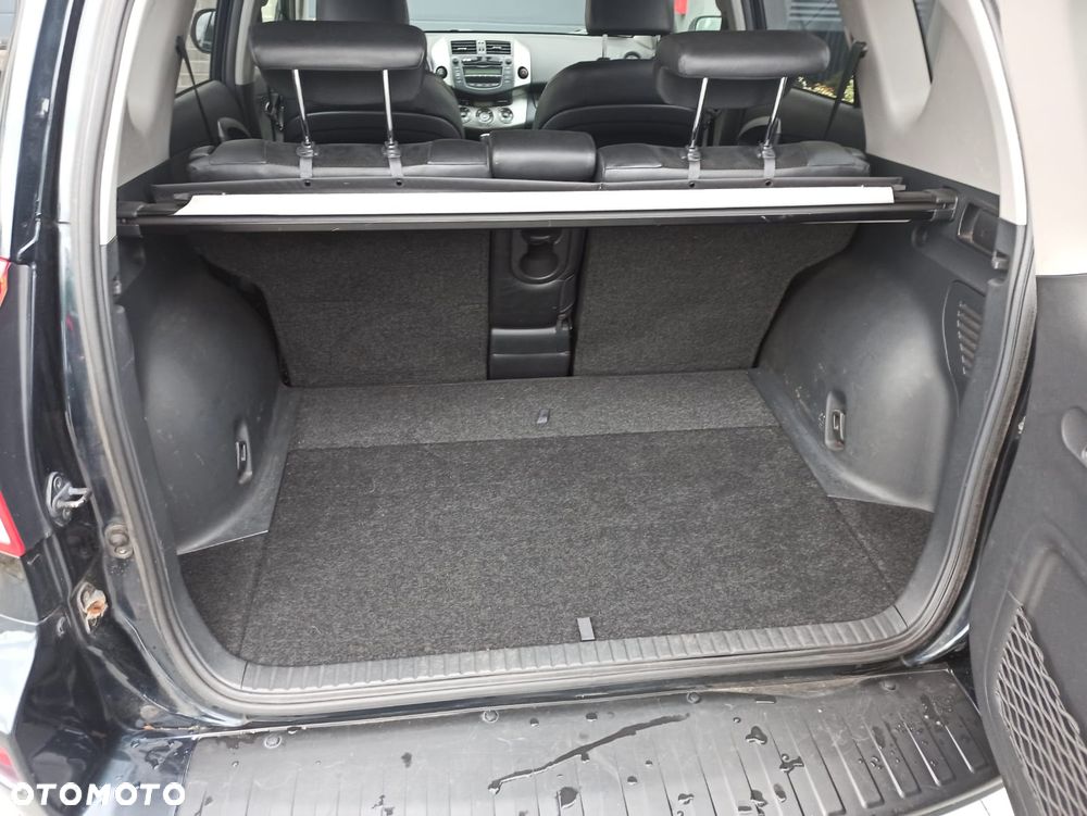 Toyota RAV4 2.2 D-CAT 2010 - 12