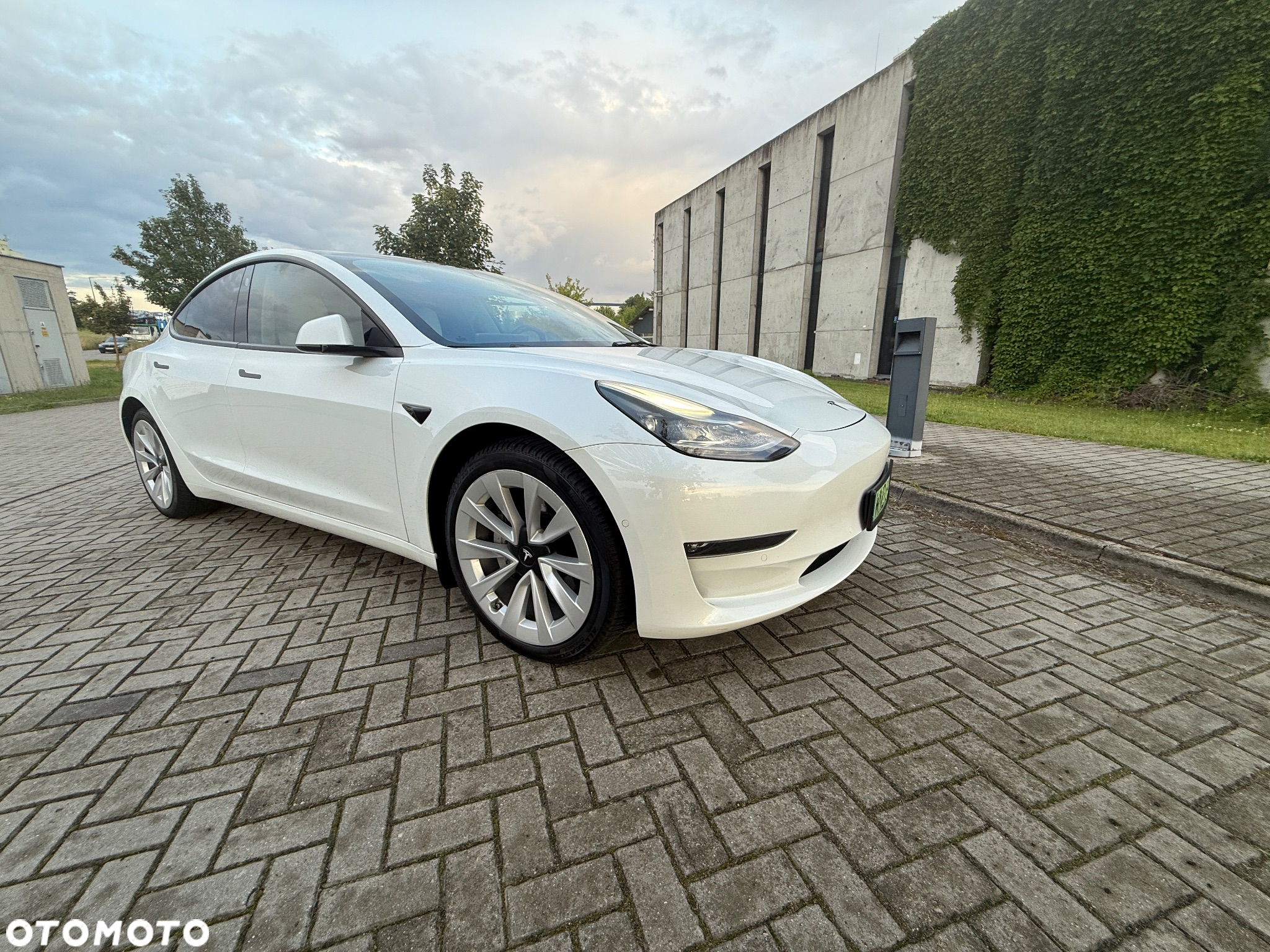Tesla Model 3 - 5