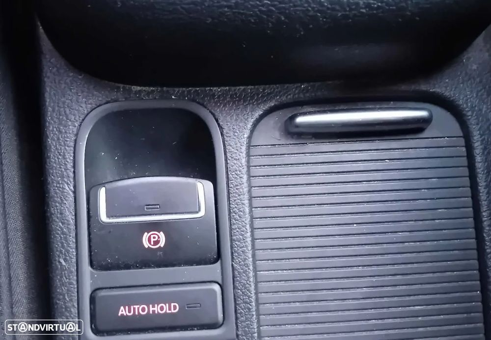 VW Tiguan 2.0 TDi Sport BlueMotion - 10