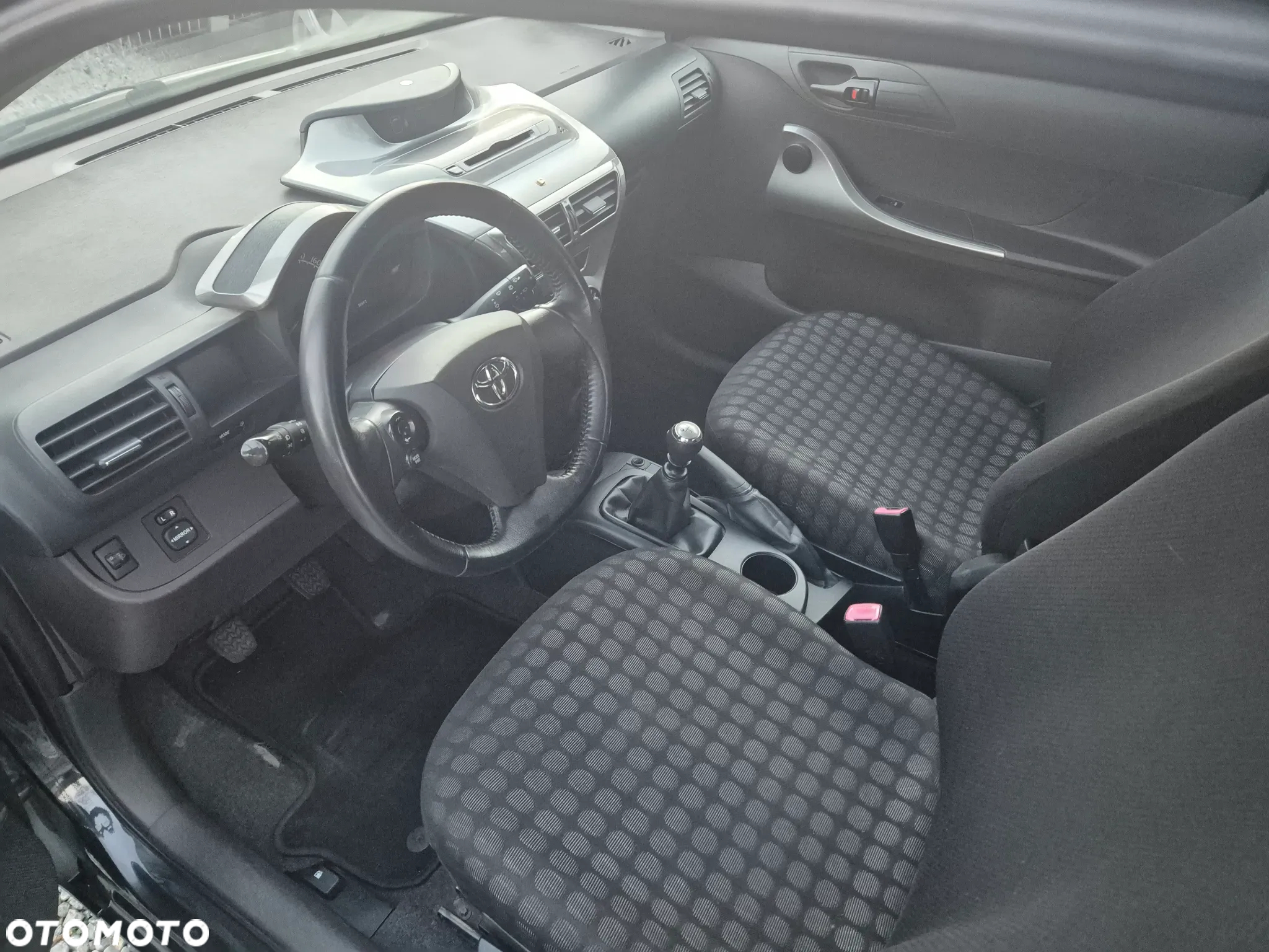 Toyota iQ 1.0 Sol - 12