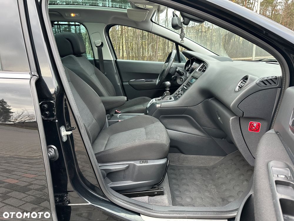 Peugeot 5008 HDI FAP 150 Family Plus - 24