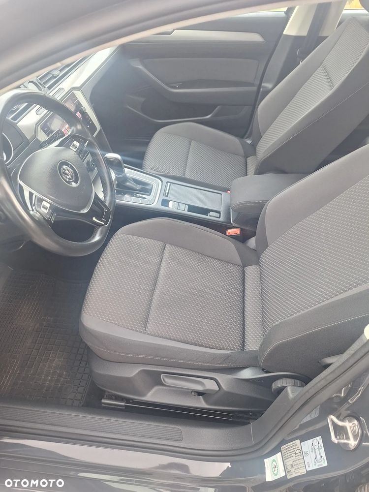 Volkswagen Passat - 13