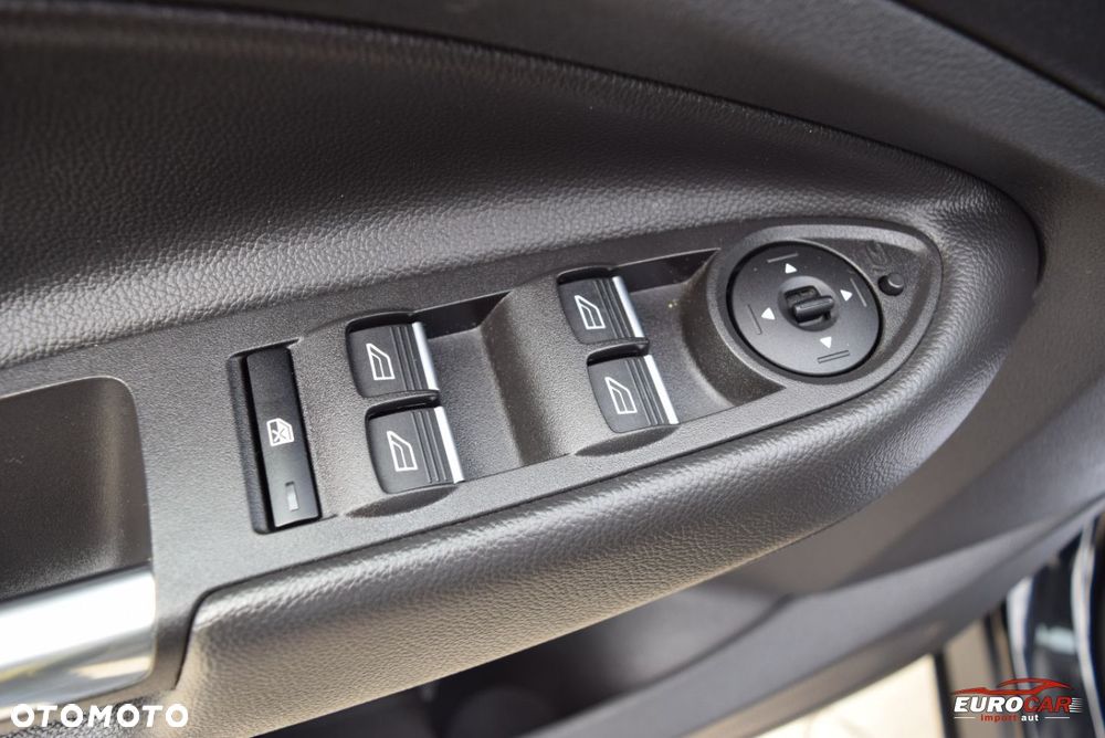 Ford Kuga - 25