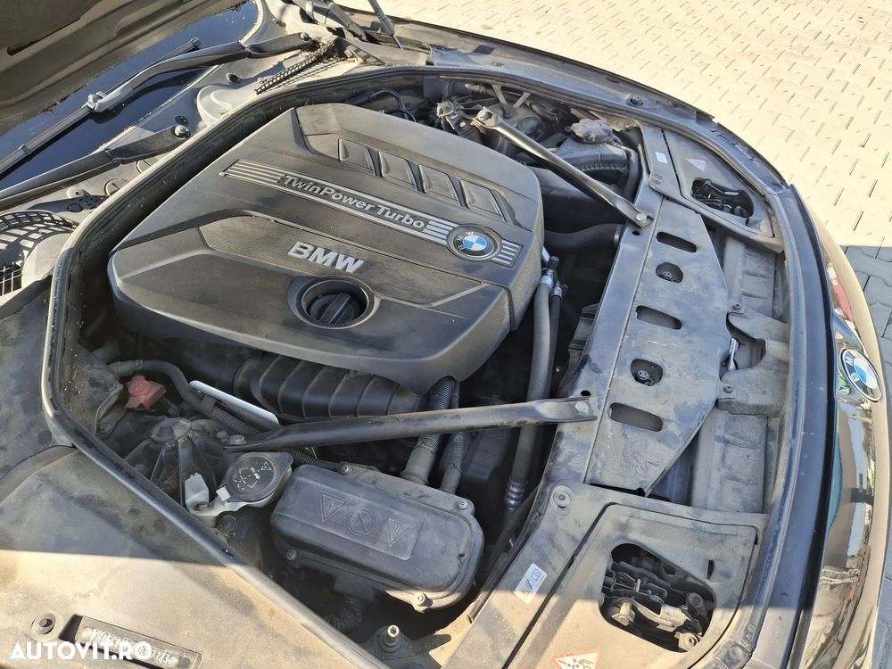 BMW Seria 5 525d Aut. Luxury Line - 12