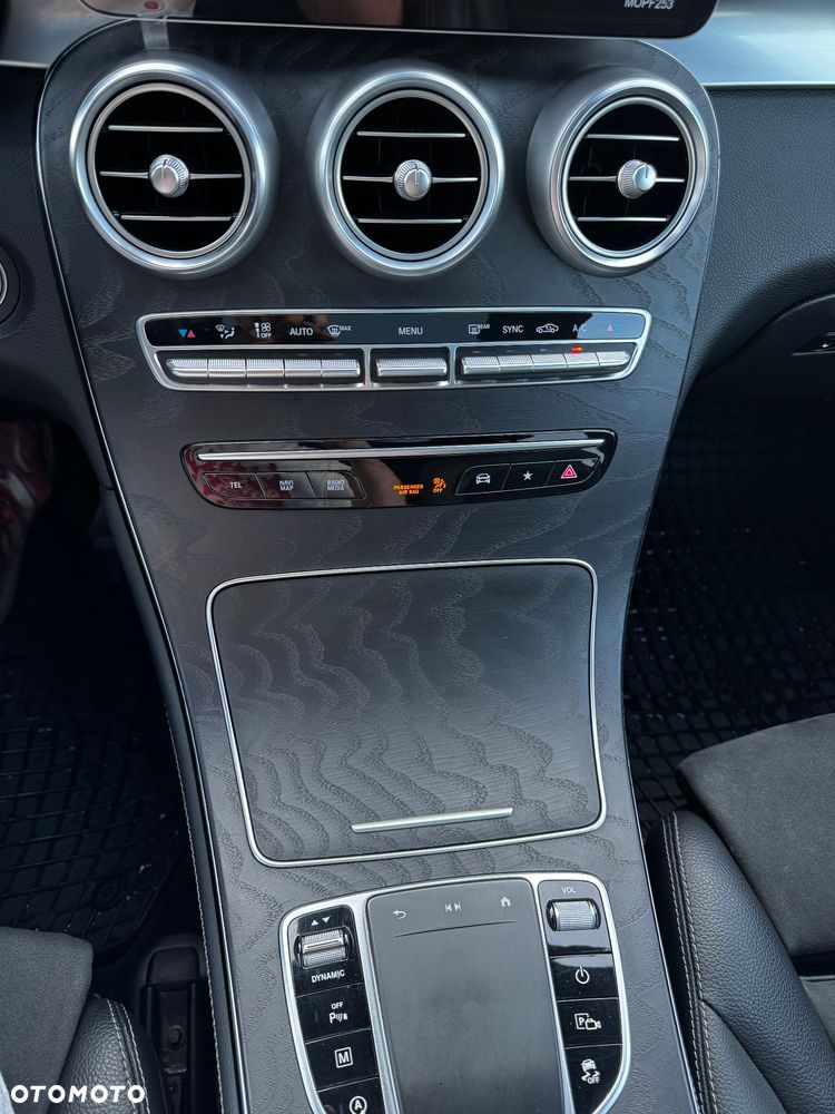 Mercedes-Benz GLC 300 d 4-Matic - 14