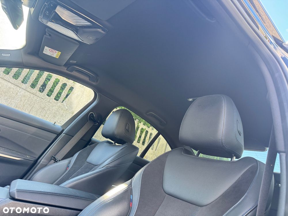 BMW Seria 3 320d xDrive M Sport - 14