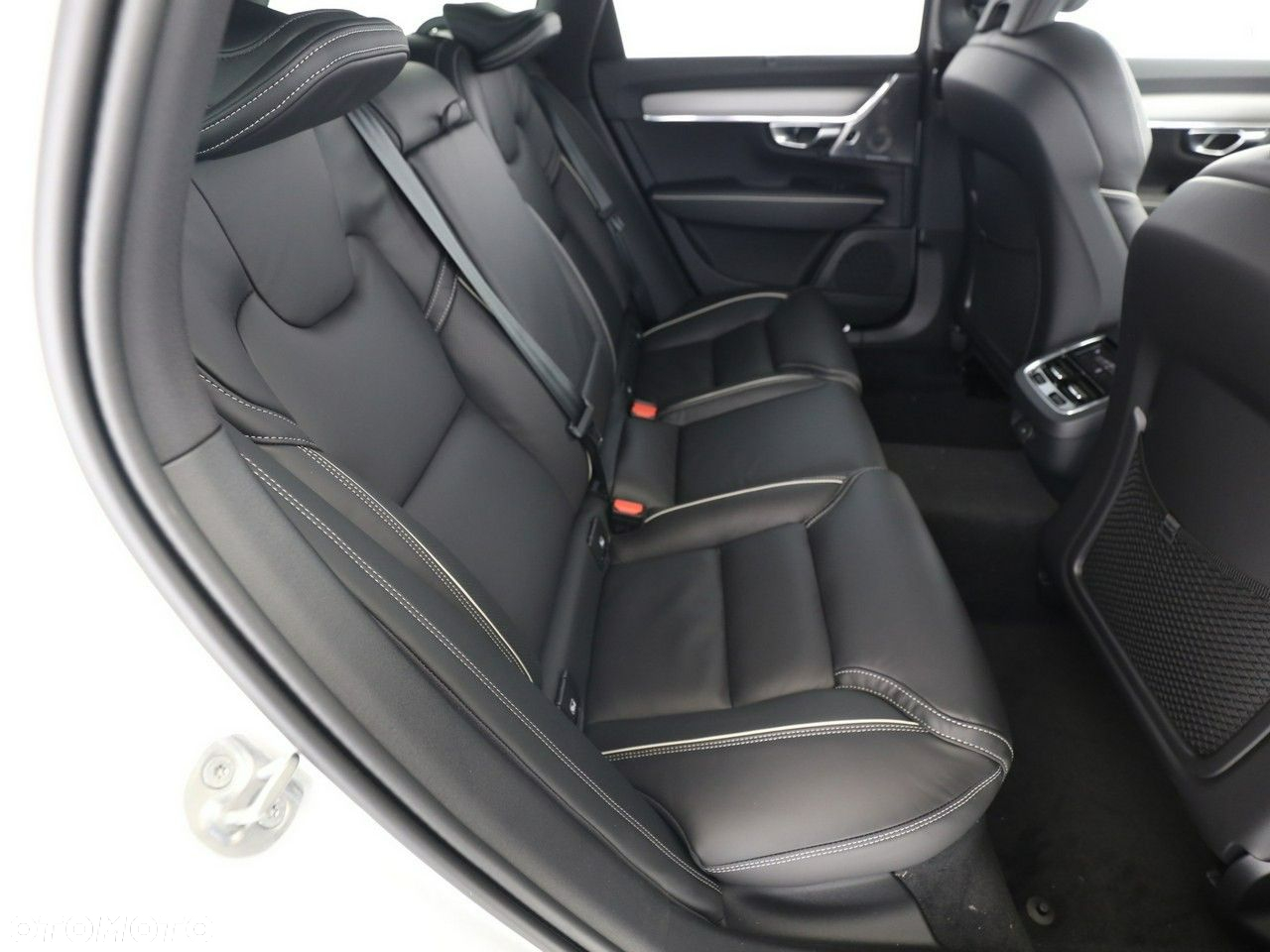 Volvo V90 Cross Country B4 D AWD Ultimate - 4