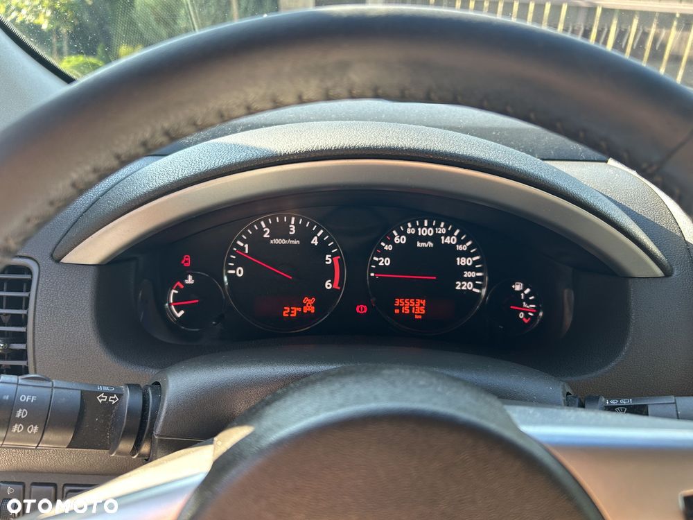 Nissan Pathfinder 2.5 D XE - 6