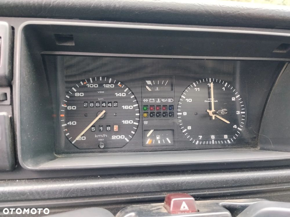 Volkswagen Golf 1.6 GL D - 8