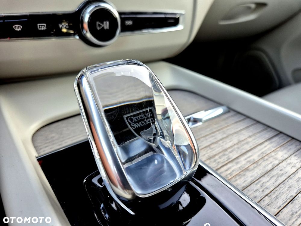 Volvo XC 60 T6 Plug-In Hybrid AWD Inscription - 10