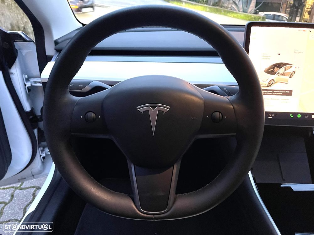 Tesla Model 3 RWD - 24