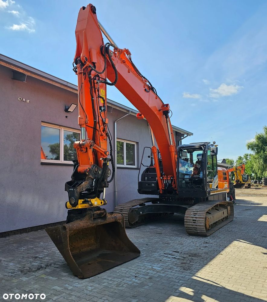 Hitachi ZX250LC-6 - 7