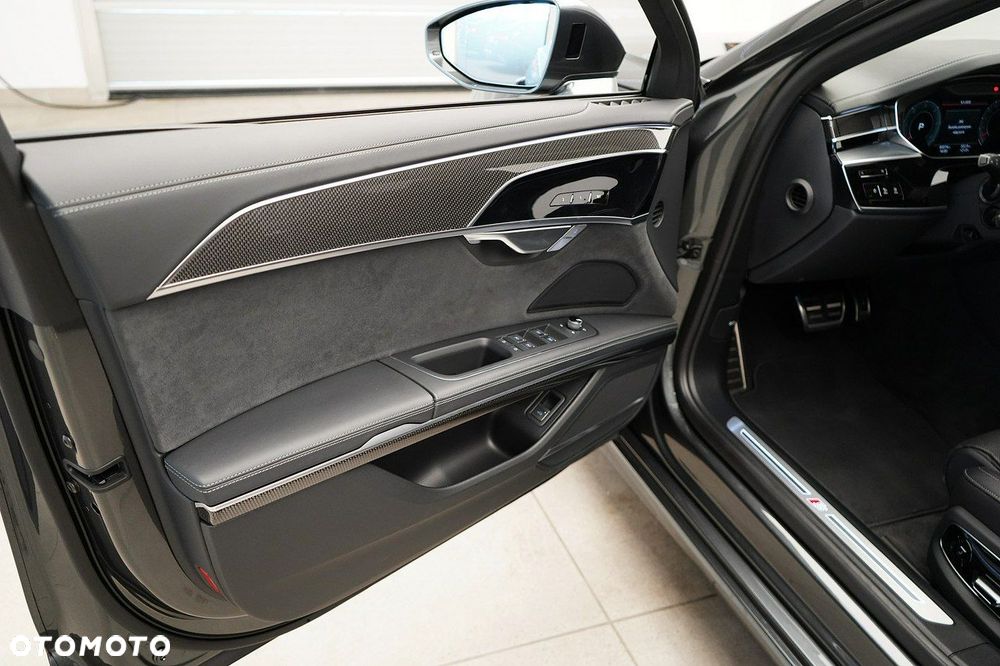 Audi A8 - 12