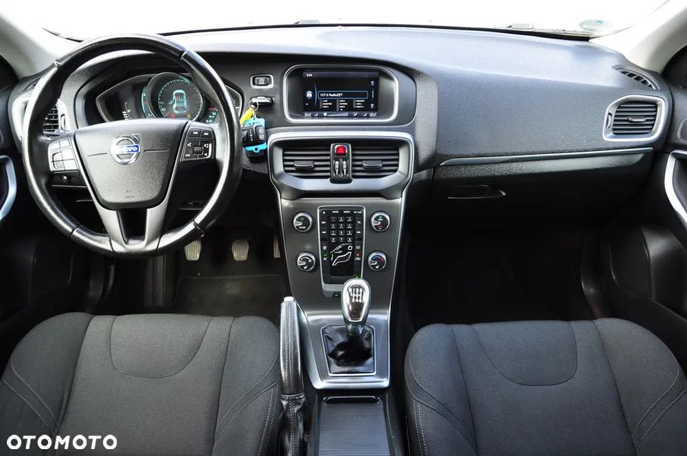 Volvo V40 D2 Momentum - 32