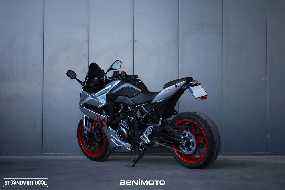 Suzuki GSX-R 8R - 5