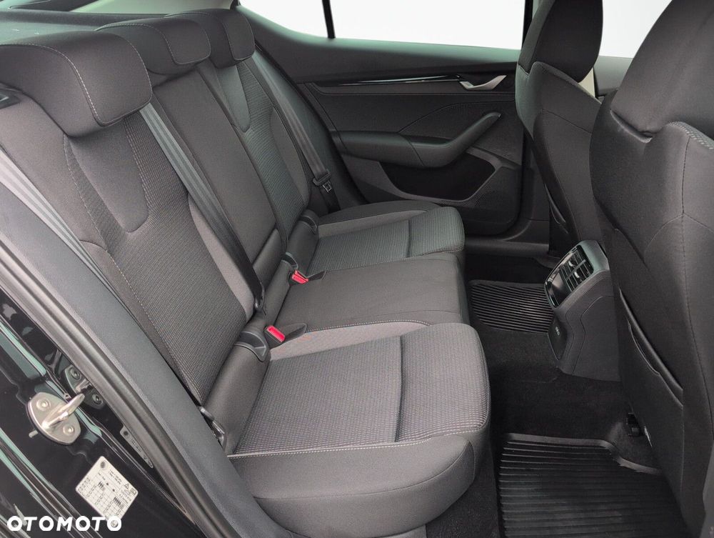 Skoda Octavia 1.5 TSI mHEV Selection DSG - 13