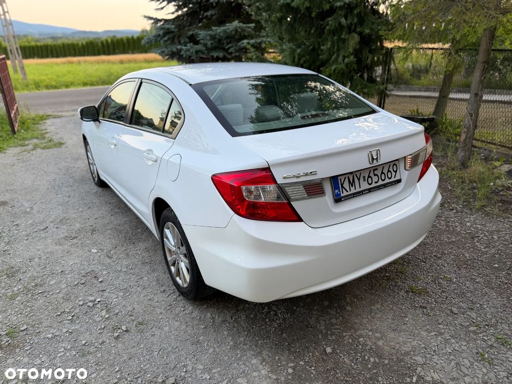 Honda Civic 1.8 Comfort - 11