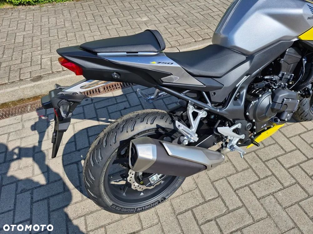 Honda CB - 7