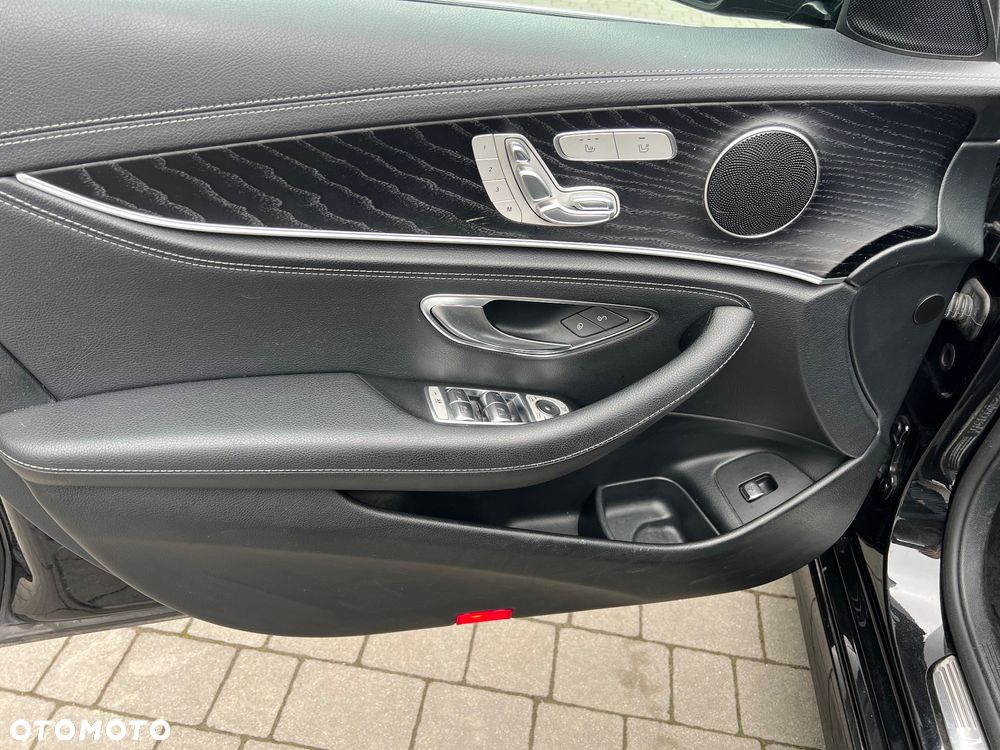 Mercedes-Benz Klasa E 200 4-Matic 9G-TRONIC - 11
