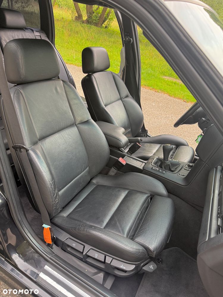 BMW Seria 3 323i - 24