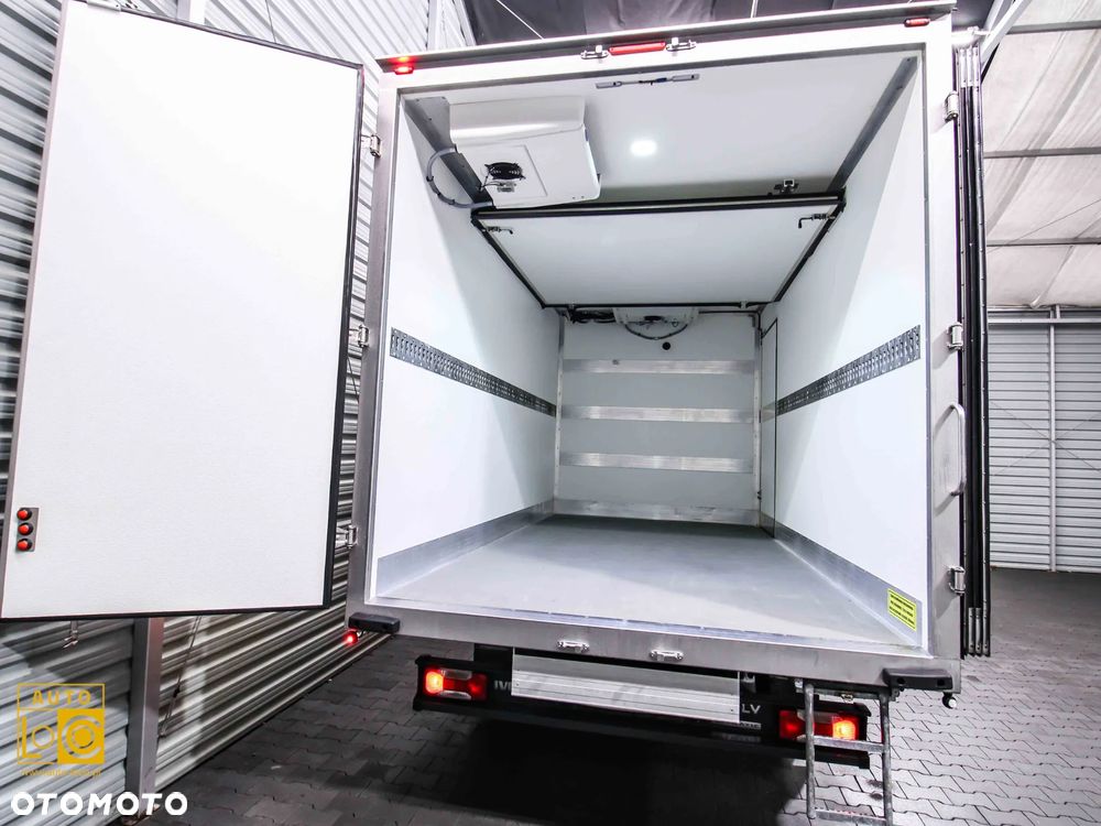 Iveco DAILY CHŁODNIA + MROŹNIA + AGREGAT x 2 + AUTOMAT - 10