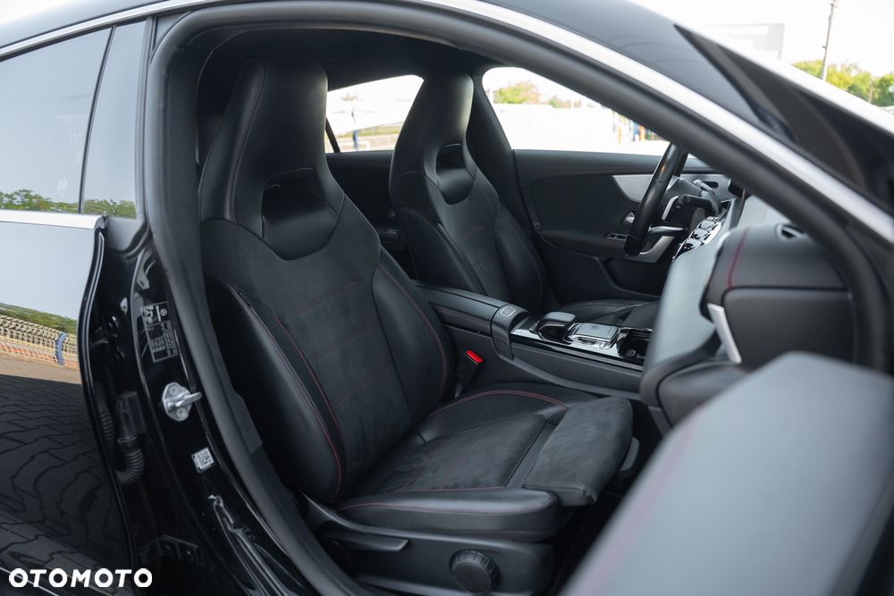 Mercedes-Benz CLA 220 d AMG Line 8G-DCT - 26