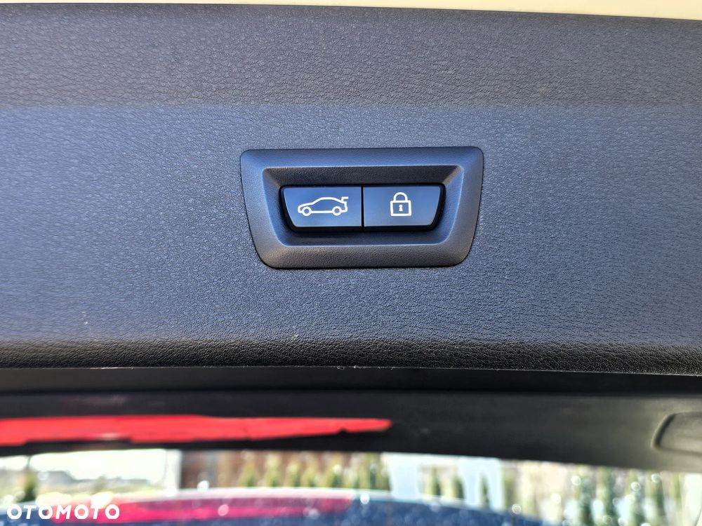 BMW X1 xDrive20d Sport Line - 11