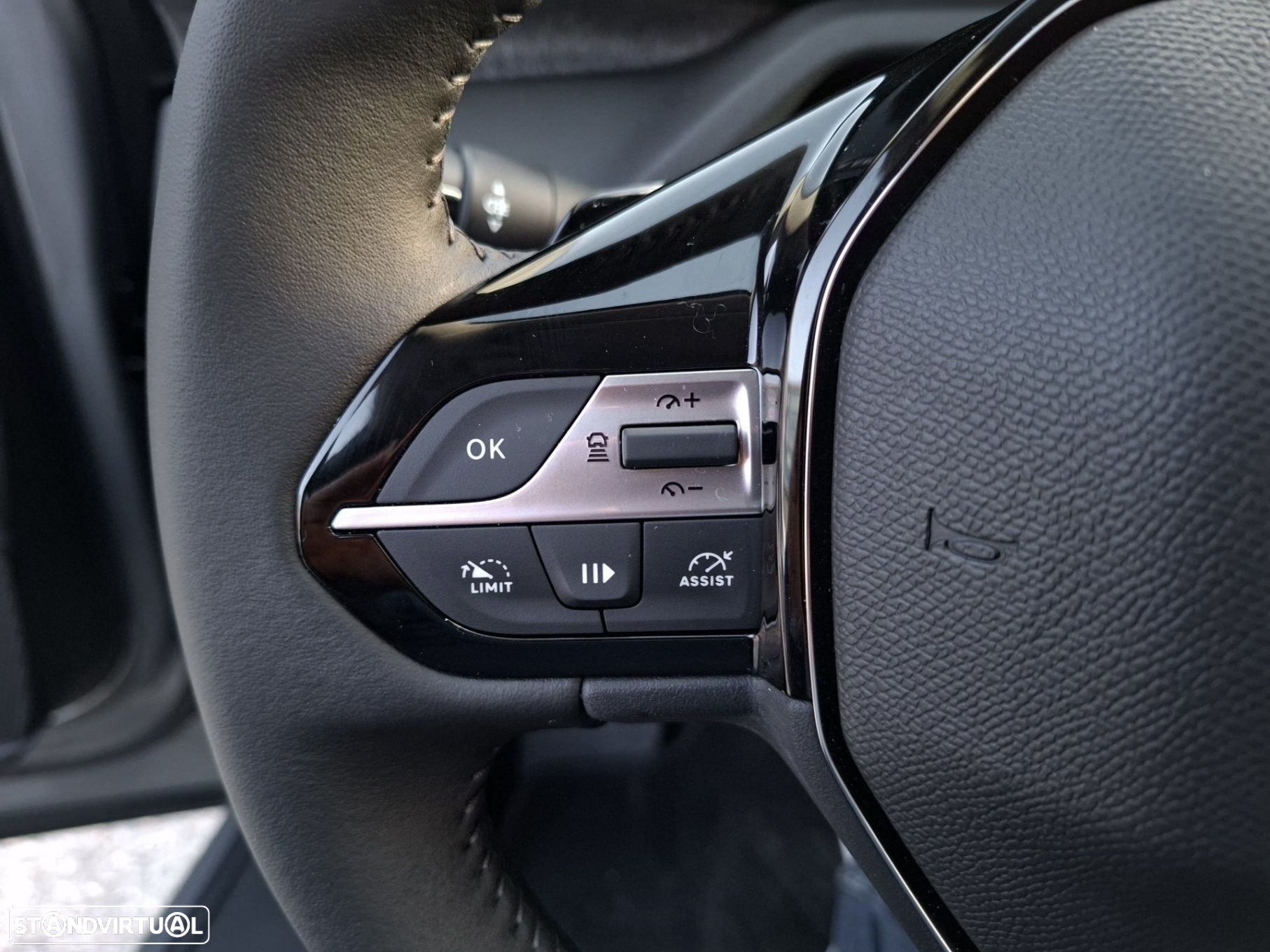Peugeot 408 1.6 Hybrid Allure e-EAT8 - 16