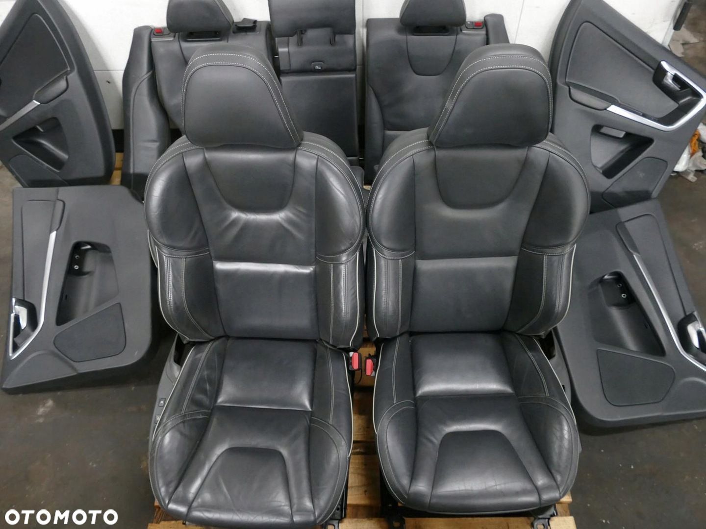 VOLVO XC60 I LIFT R-DESIGN FOTEL BOCZEK KANAPA FOTELE BOCZKI CZARNA SKÓRA - 1
