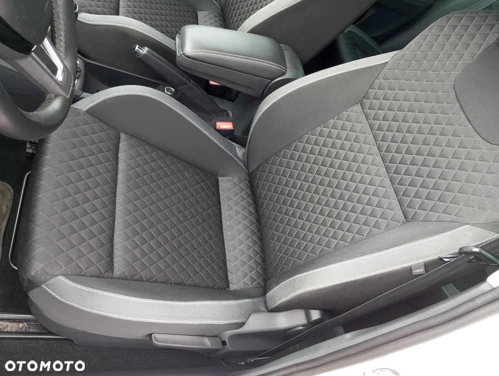 Skoda RAPID 1.0 TSI Style - 28