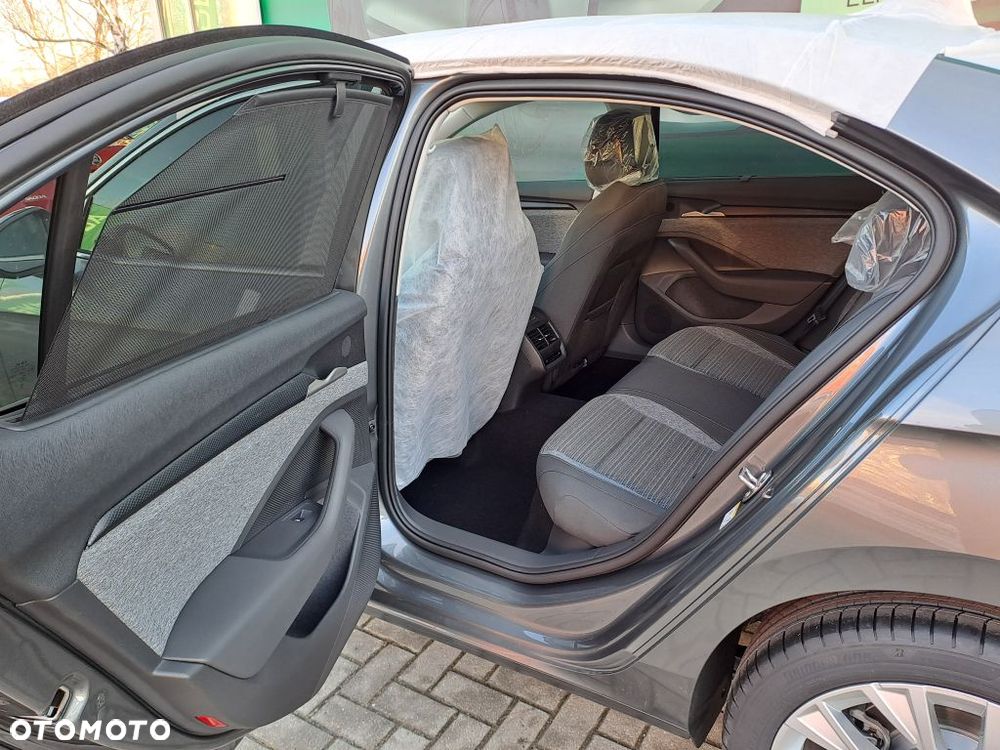 Skoda Superb 2.0 TSI Drive DSG - 6