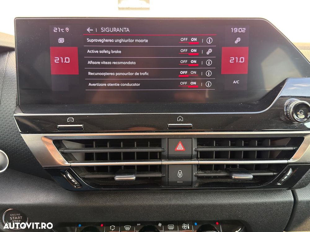 Citroën C4 PureTech 155 Stop&Start EAT8 SHINE - 17