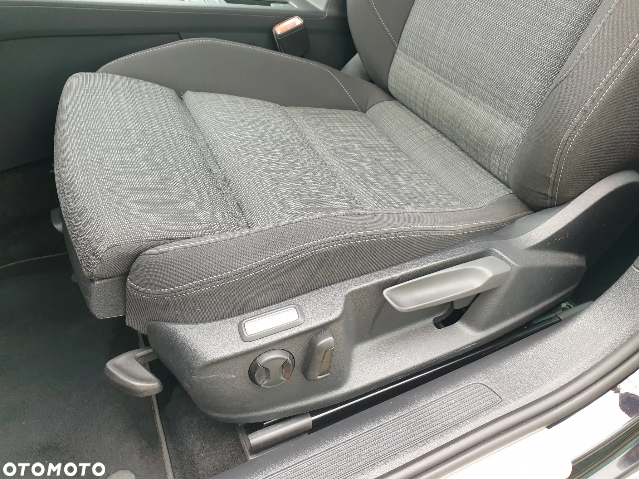 Volkswagen Passat 1.5 TSI EVO Business DSG - 22