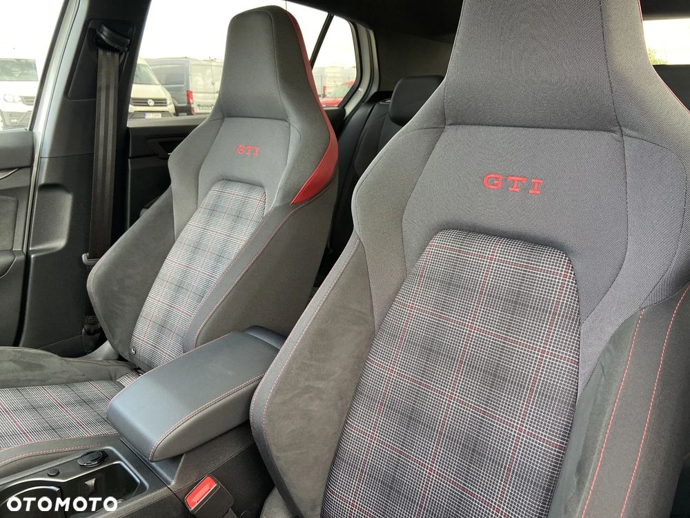 Volkswagen Golf 2.0 TSI GTI DSG - 19