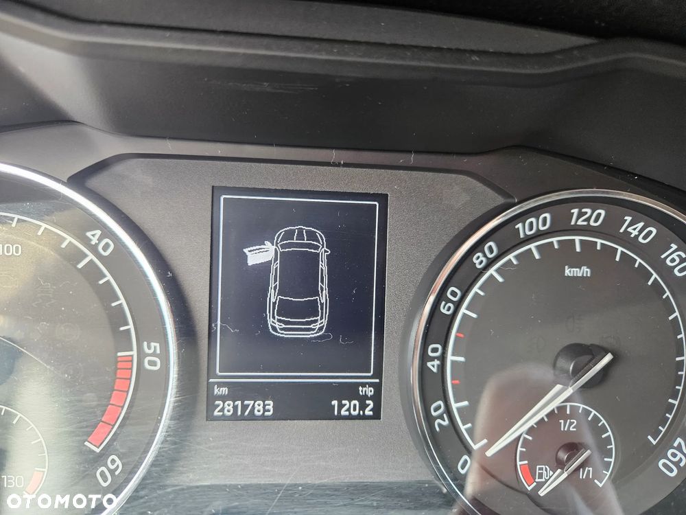 Skoda Superb 2.0 TDI SCR Ambition DSG - 11